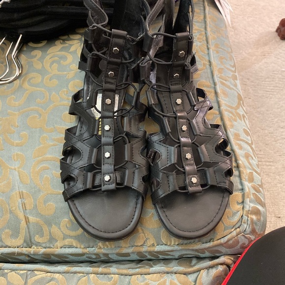 size 9 black gladiator sandals - Picture 1 of 1